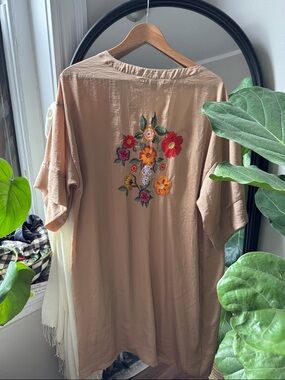 Kimono floral detail on back